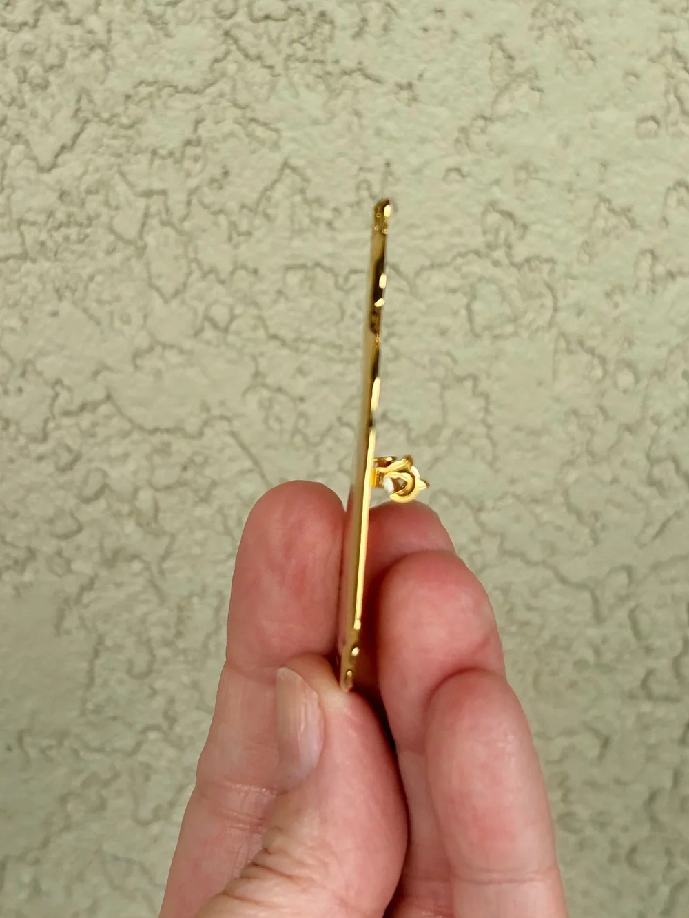 Chic Gold Cat Metal Pin - Elegant Cat Lapel Pin